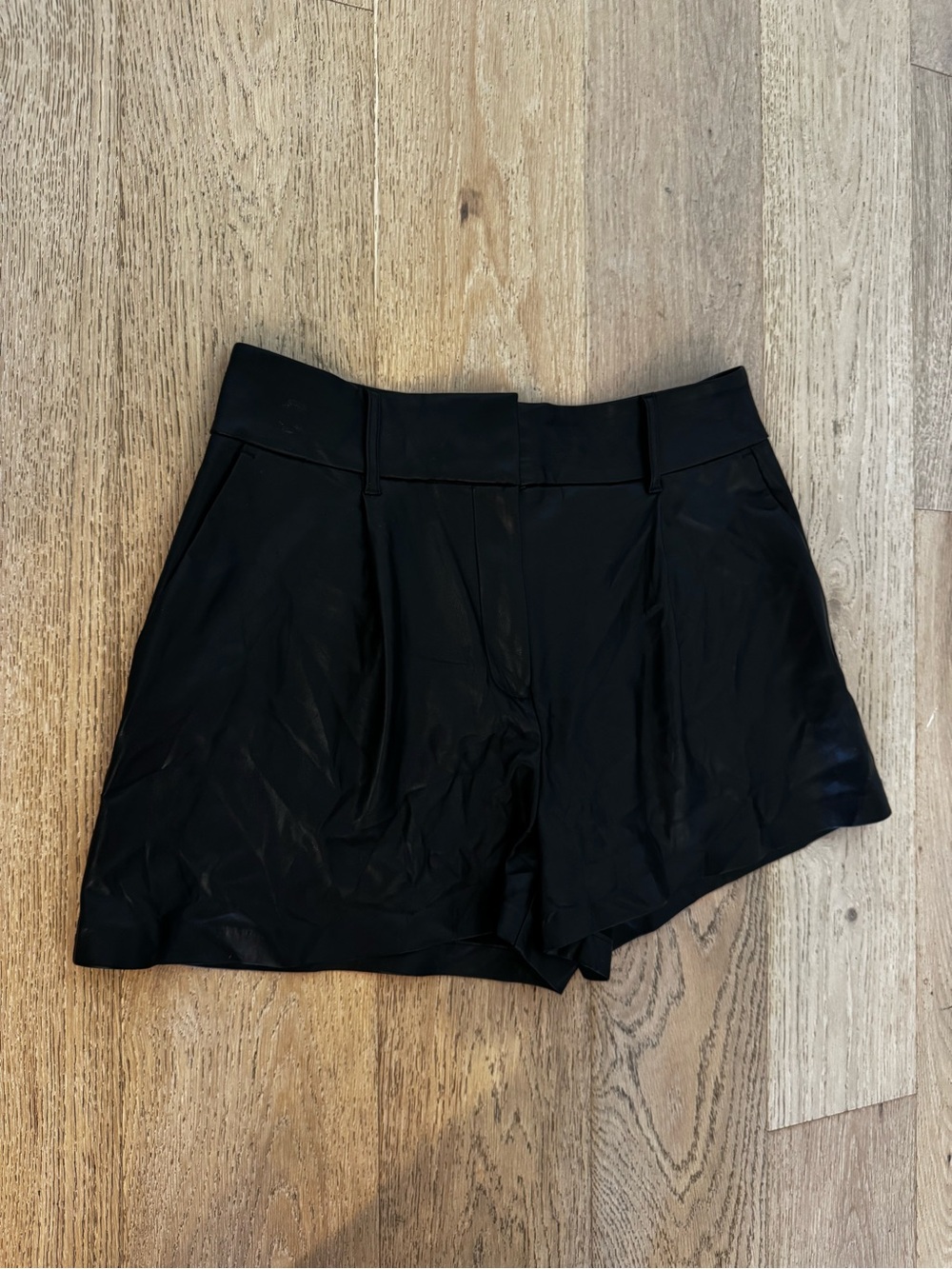 Express Super High Waisted Faux Leather Pleated Shorts Black Size 12